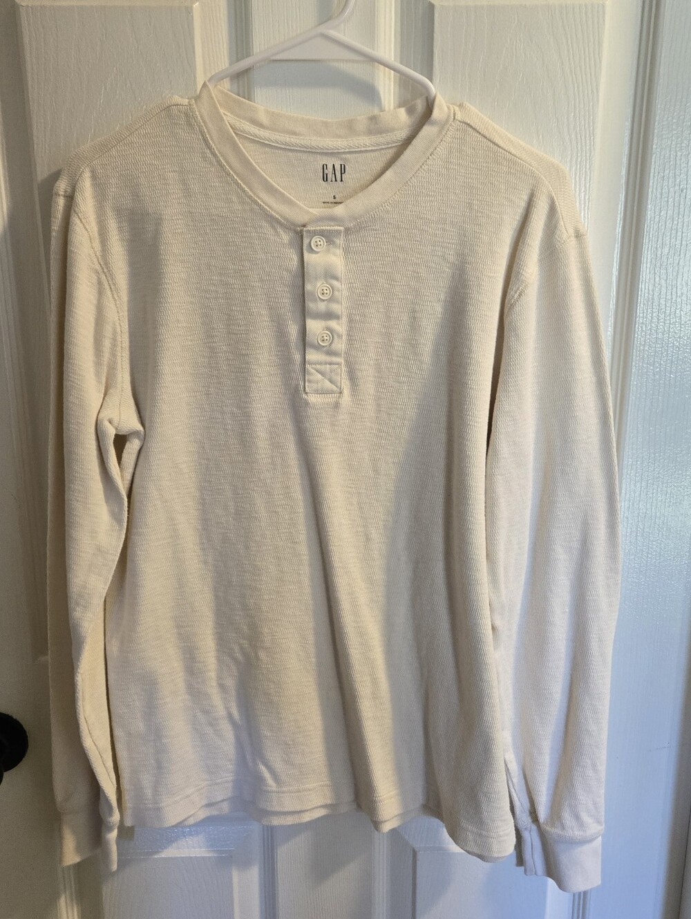 GAP Men’s Off-White Long-Sleeve Thermal Henley Shirt (Sz S)